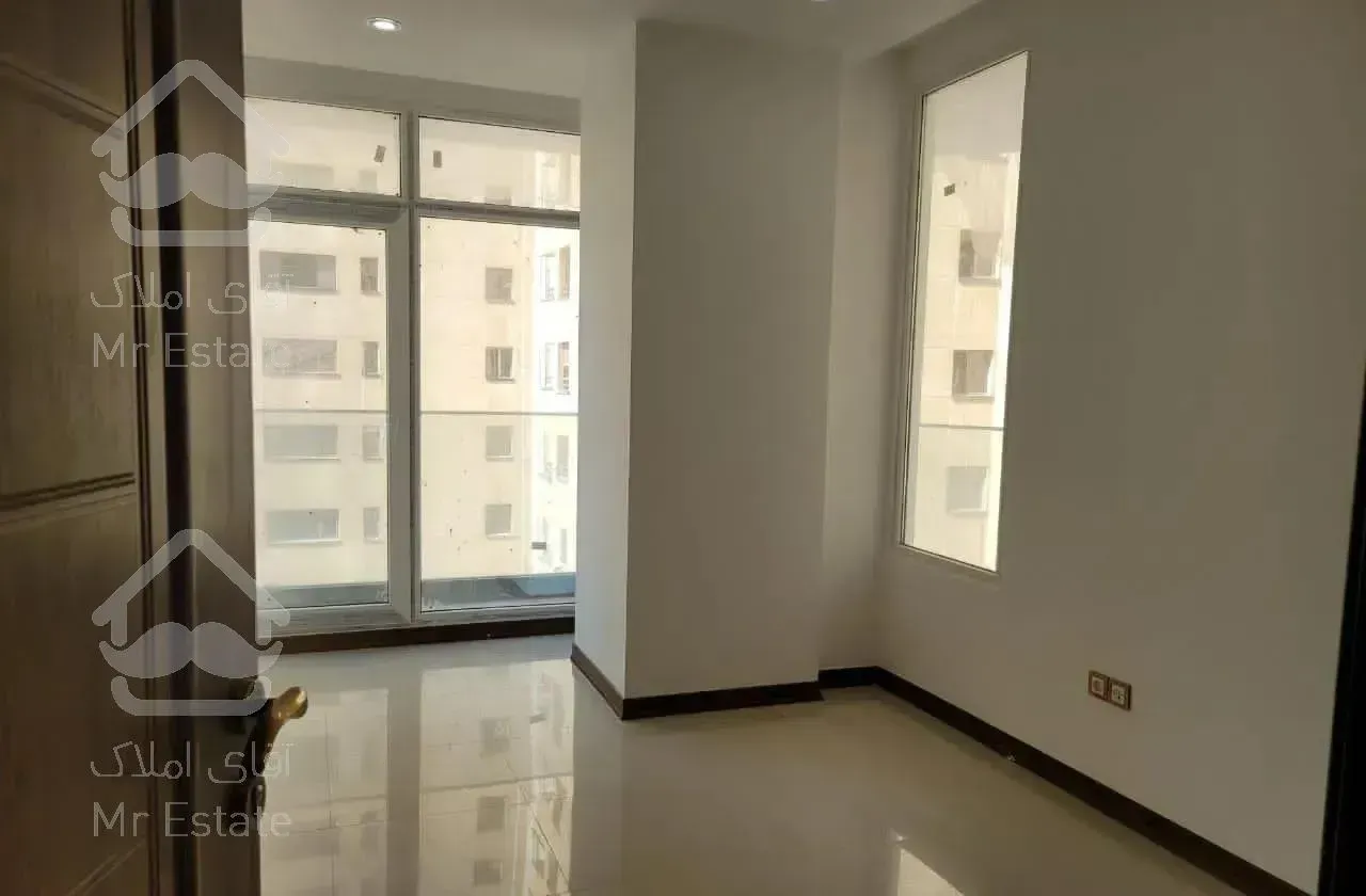 برج مجلل دریاچه/۱۵۸ متر/۳خواب /کلید نخورده