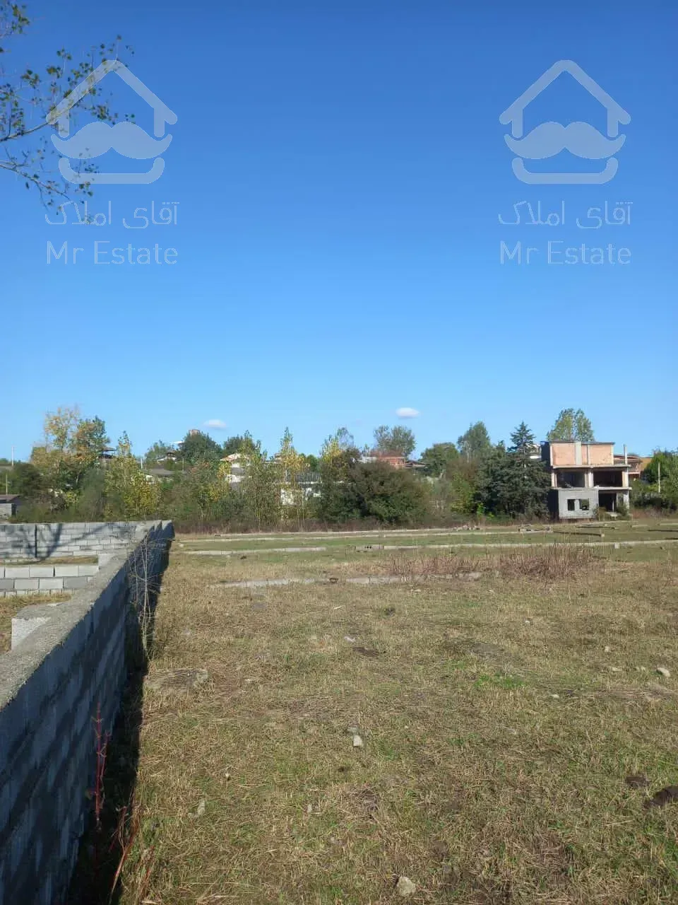 زمين قواره يك جنگل،تو شهركى،سنددارد،مناسب سرمايه گزارى