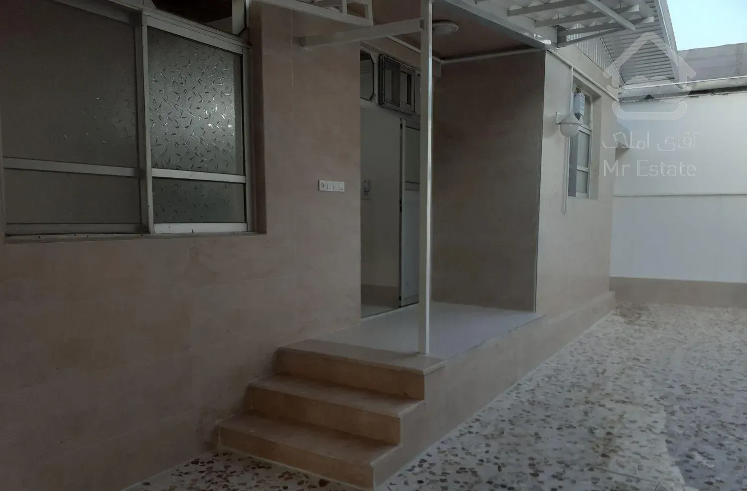 رهن واجاره ویلای ۱۶۰متری بازسازی شده پاسداران