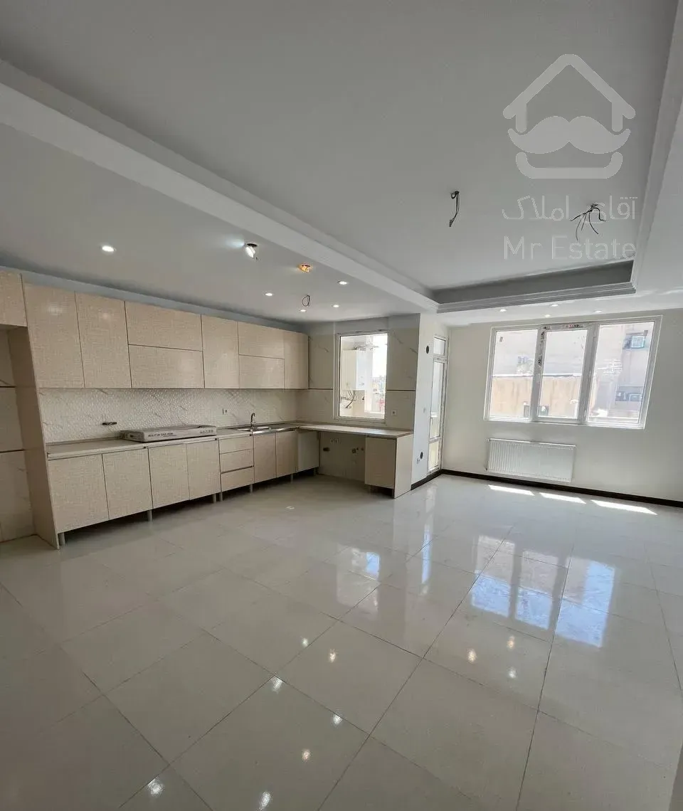 ۱۰۰متر/فول امکانات/استادمعین/سالن پرده خور/گذر پهن