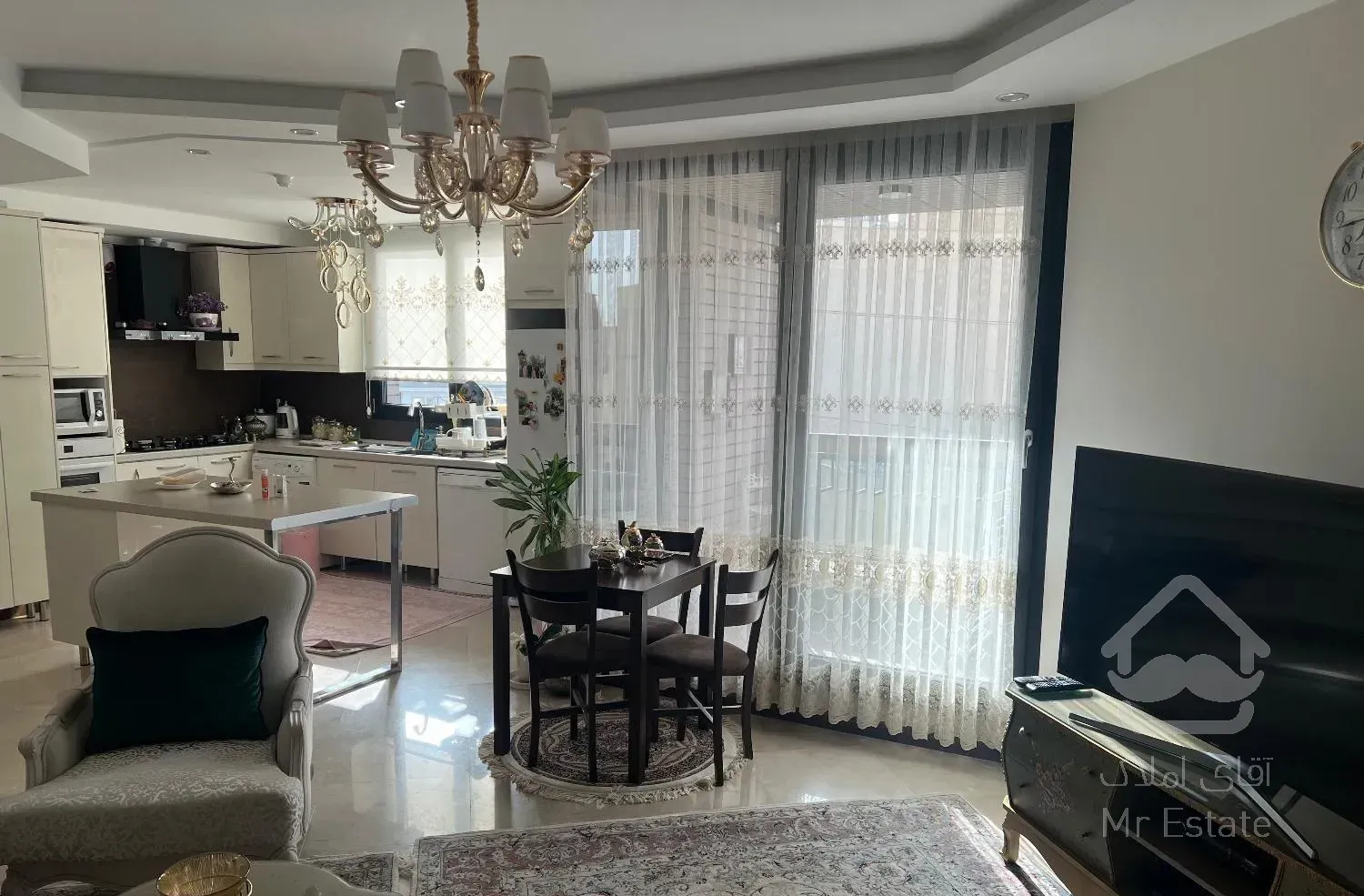 آپارتمان ۱۳۵ متری  ۳خواب طبقه۴