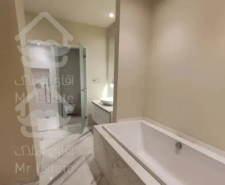 ۲۹۰ متر طبقه سوم کلیدنخورده / کم واحد