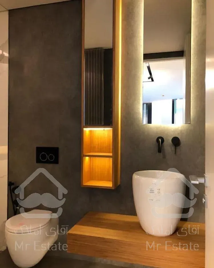 طبقه ششم تراس بزرگ قابل چیدمان