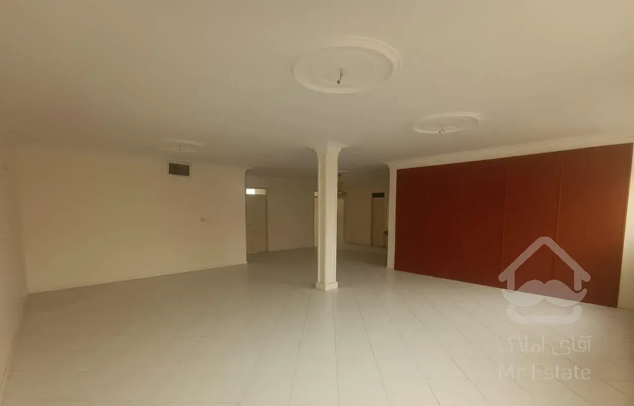 آپارتمان ۱۹۰ متری ۳ خوابه-میدان سلماس-آماده سکونت