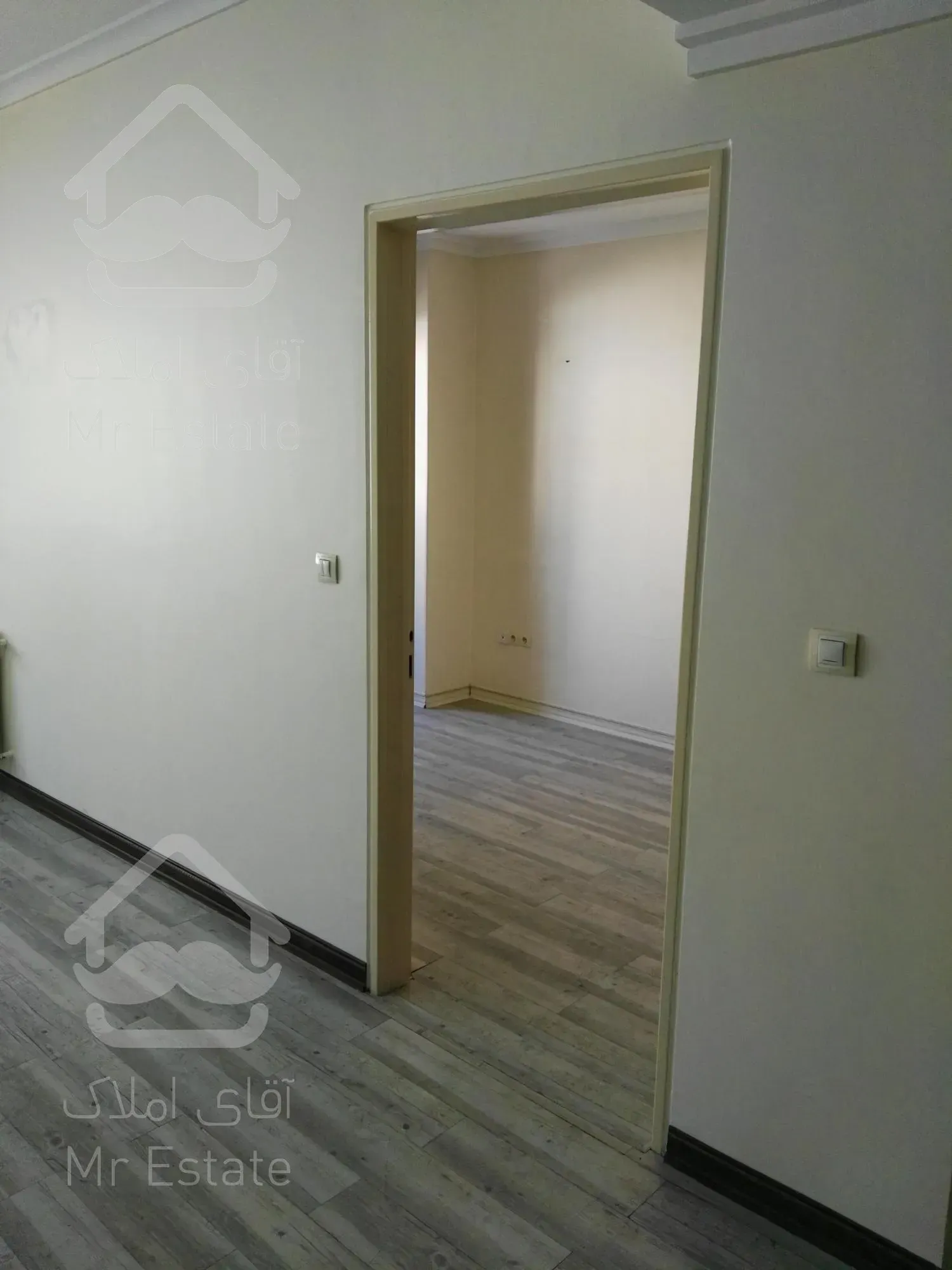 خرید و فروش سند اداری اداری ۱۵۵ متری در صادقیه