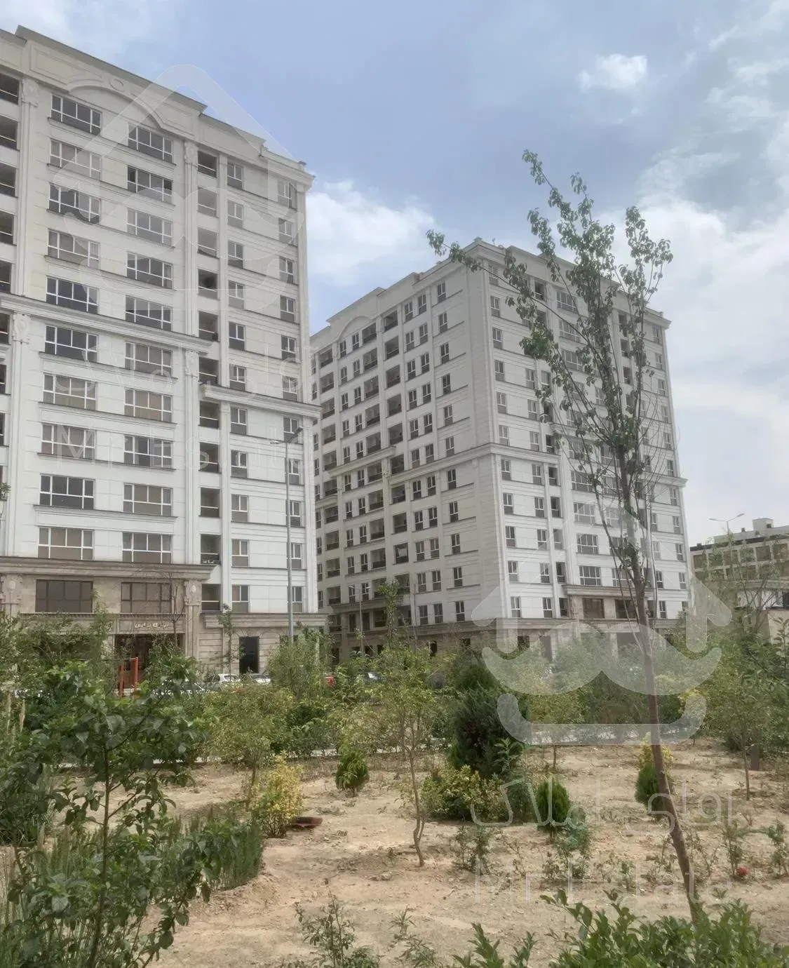 فروش واحد دوخوابه برج مجلل رونیکا پالاس