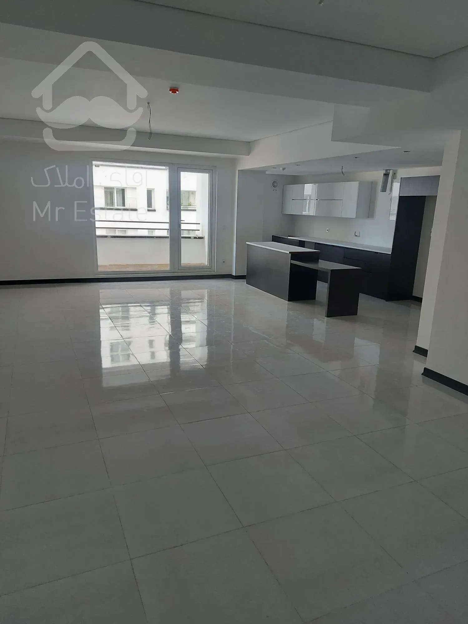 فروش ۱۴۸ متری برج سفید دریاچه