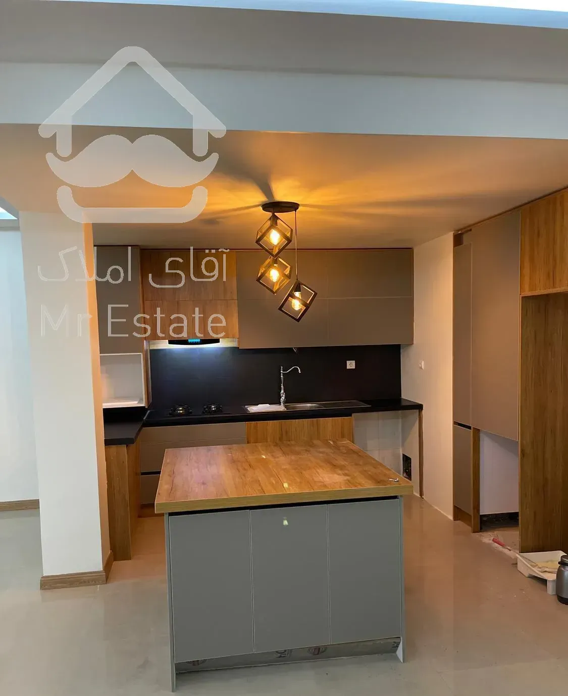 اپارتمان ۱۴۰ متری کلید نخورده