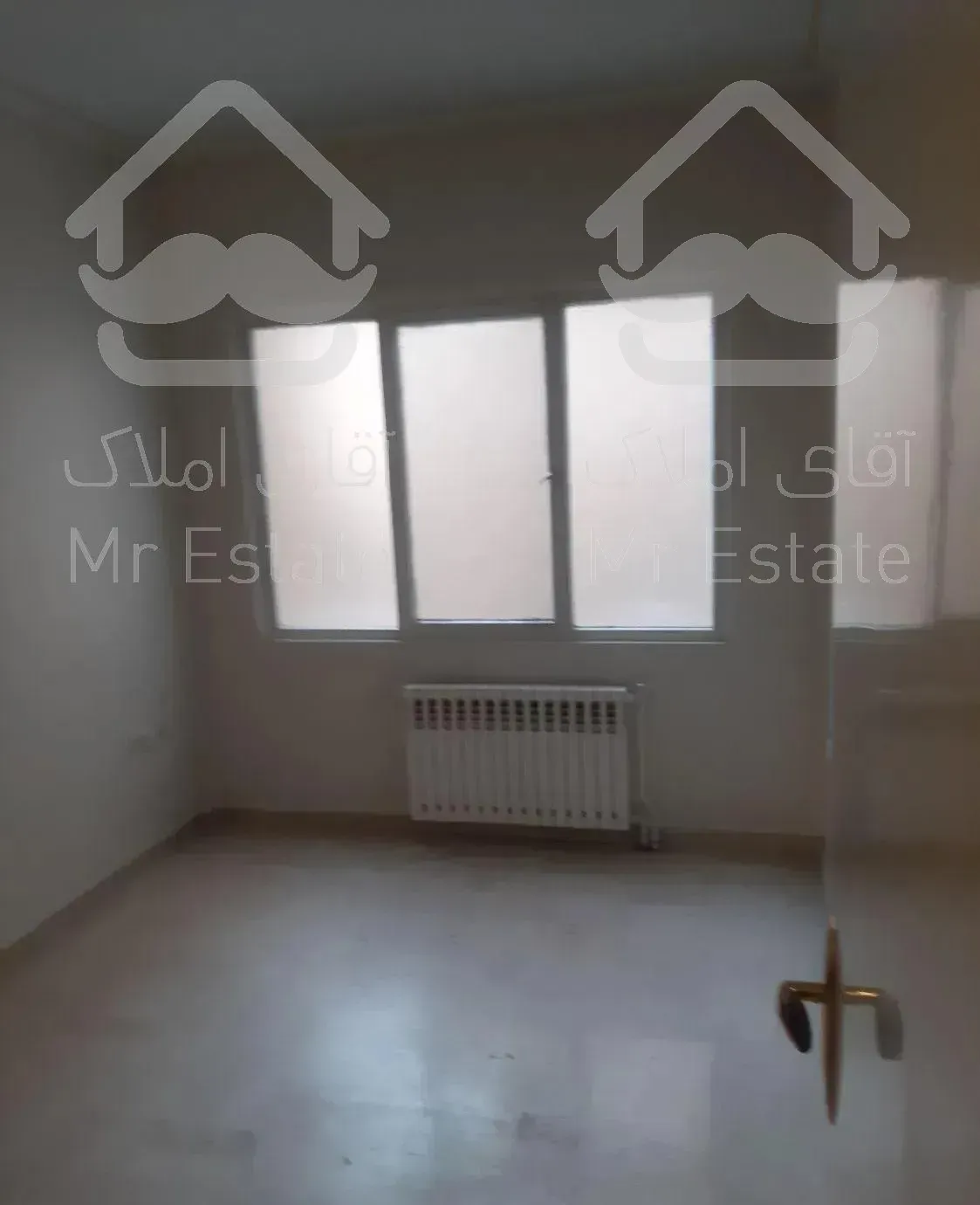 ۱۲۸ سه خواب روبرو باغ