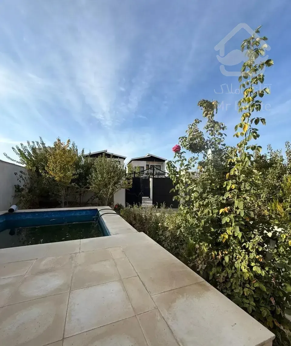 ویلا ۴۰۰متر کلاسیک برق آب گاز وصل سنددار آبسرد