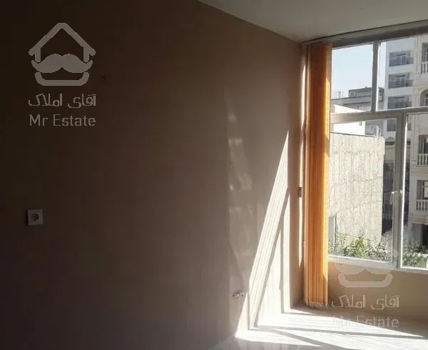 آپارتمان دارای سه اتاق و یک حال و یک پذیرایی زیبا