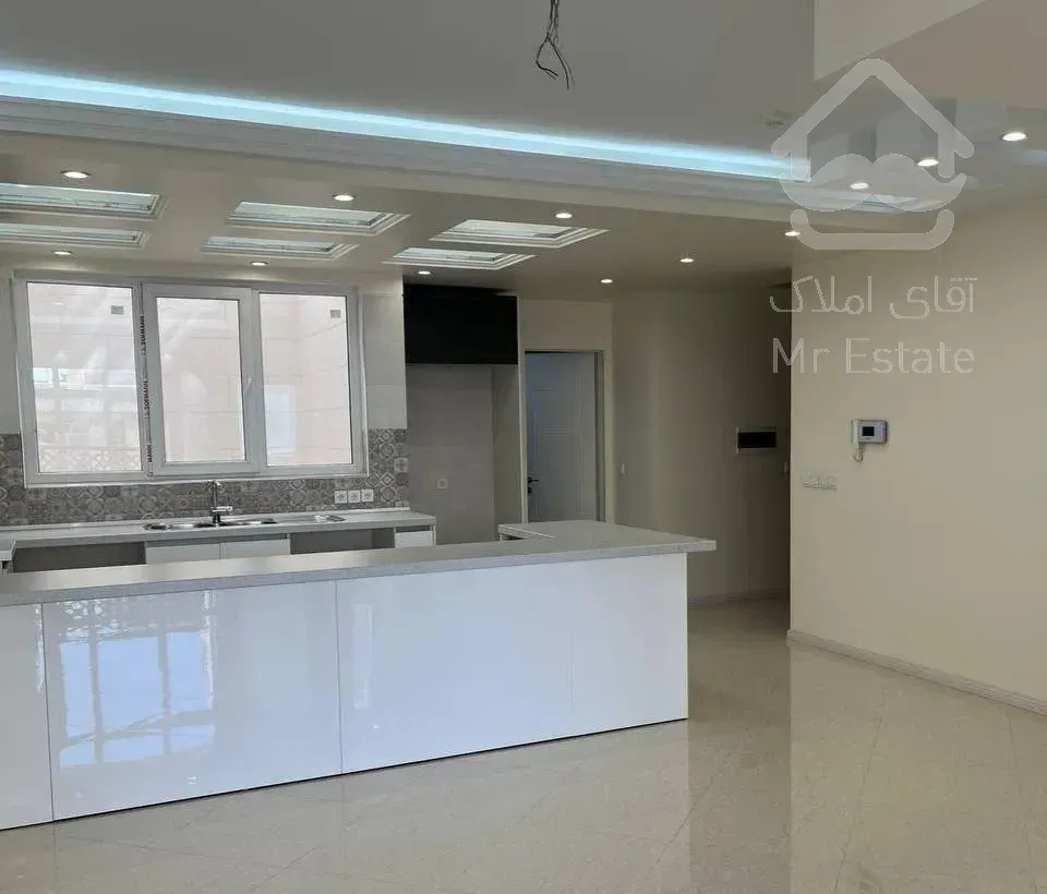 ۵۲ متری دریاچه چیتگر وام دار بهترین لوکیشن منطقه