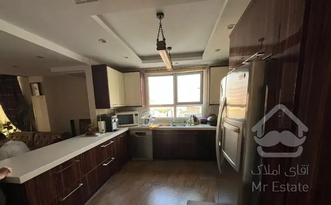 ۱۴۰ متر ۳ خواب /اراج - غرق در نور