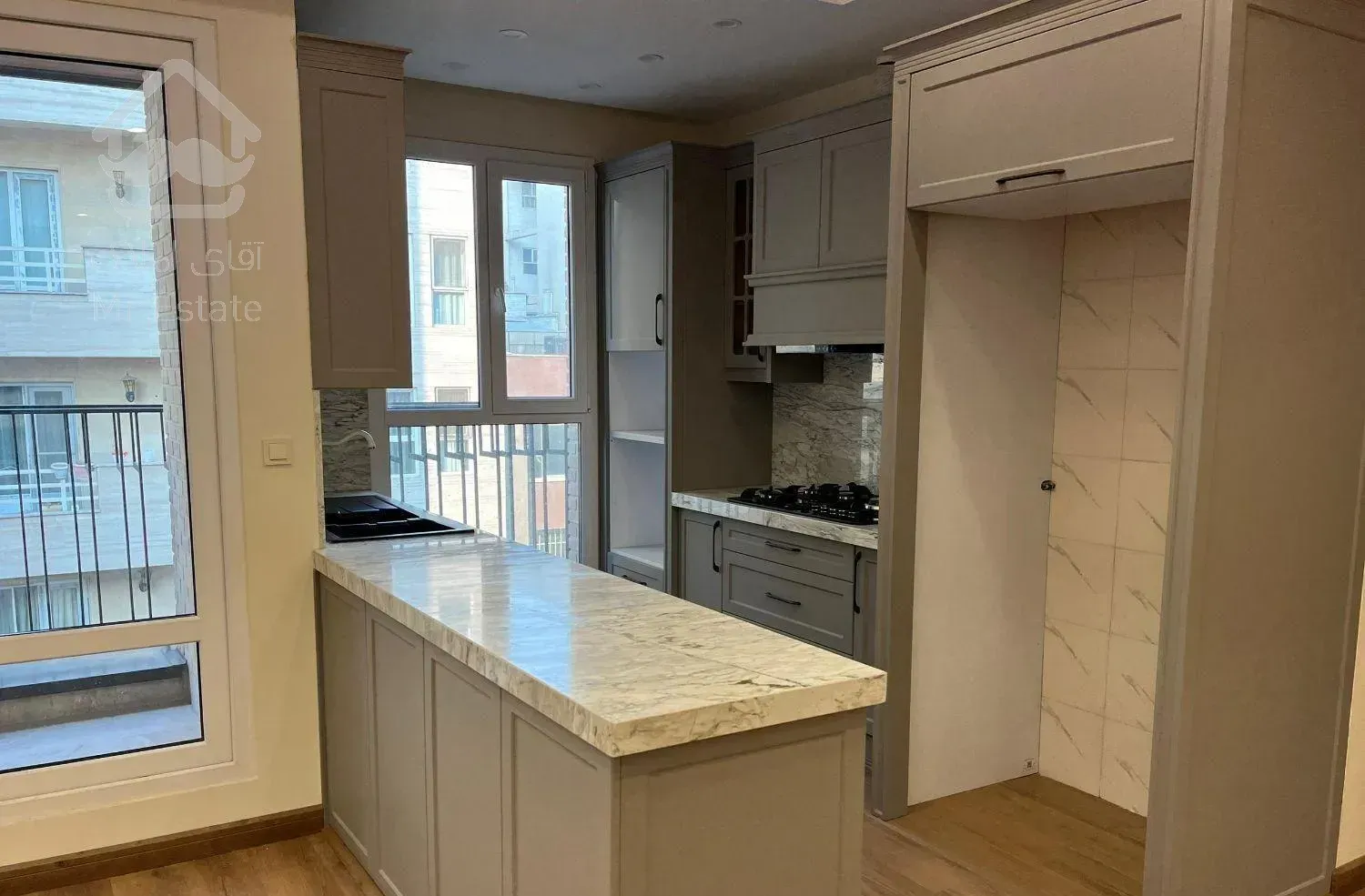 ۹۶ متر نوساز فول امکانات/سنایی/خردمند شمالی