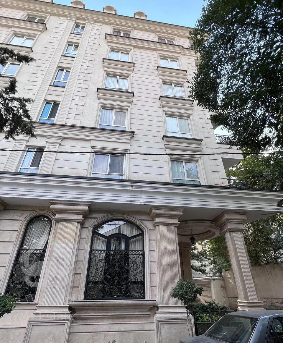 آپارتمان ۲۲۵متر ۳خواب‌ فرمانیه نورشمال وجنوب