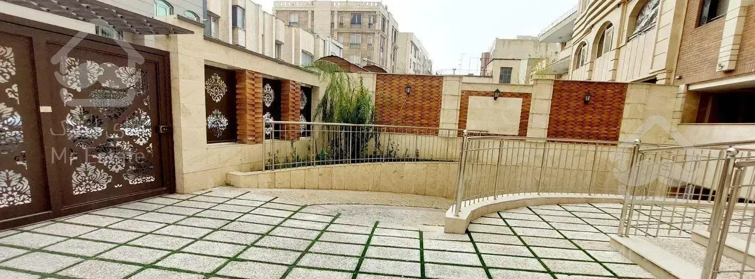 ۱۰۰ متر نوساز پارک لاله