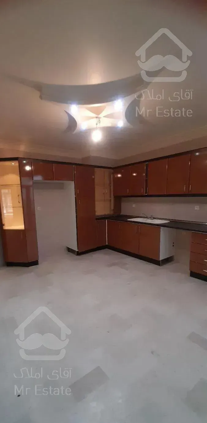 ۲۱۵ متر / ۳خواب / فول امکانات      (  تکواحدی  )