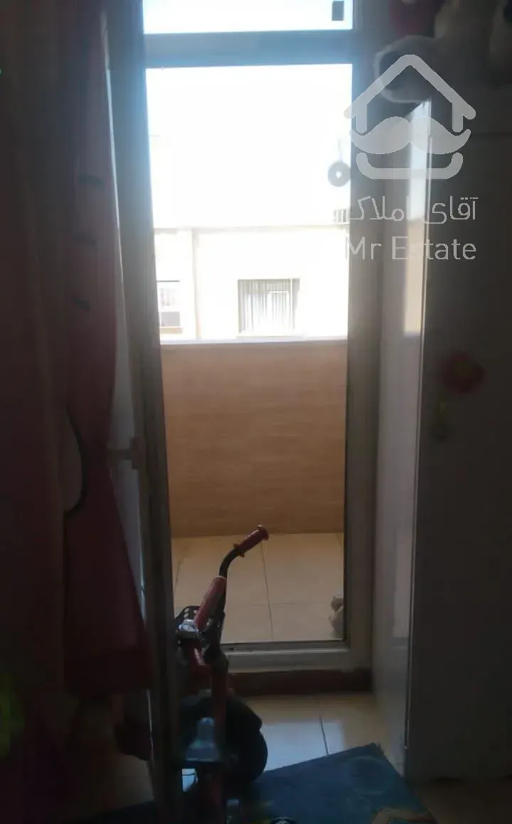 82متری فول فول امکانات آسانسور وپارکینگ اختصاصی