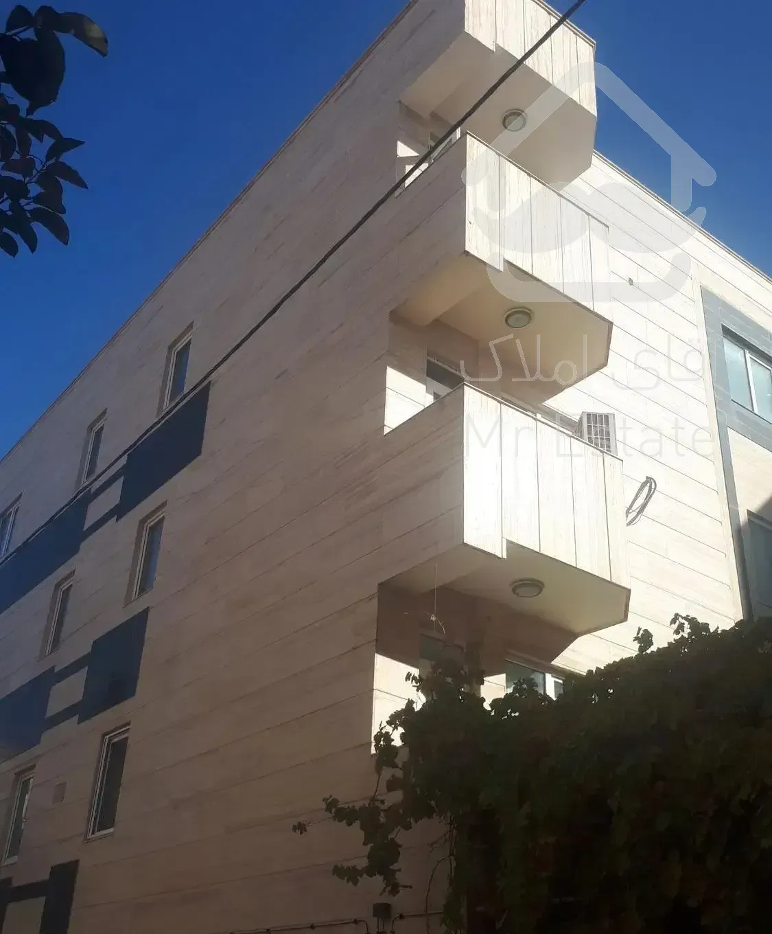 واحد93 متری فول امکانات مرکز شهر