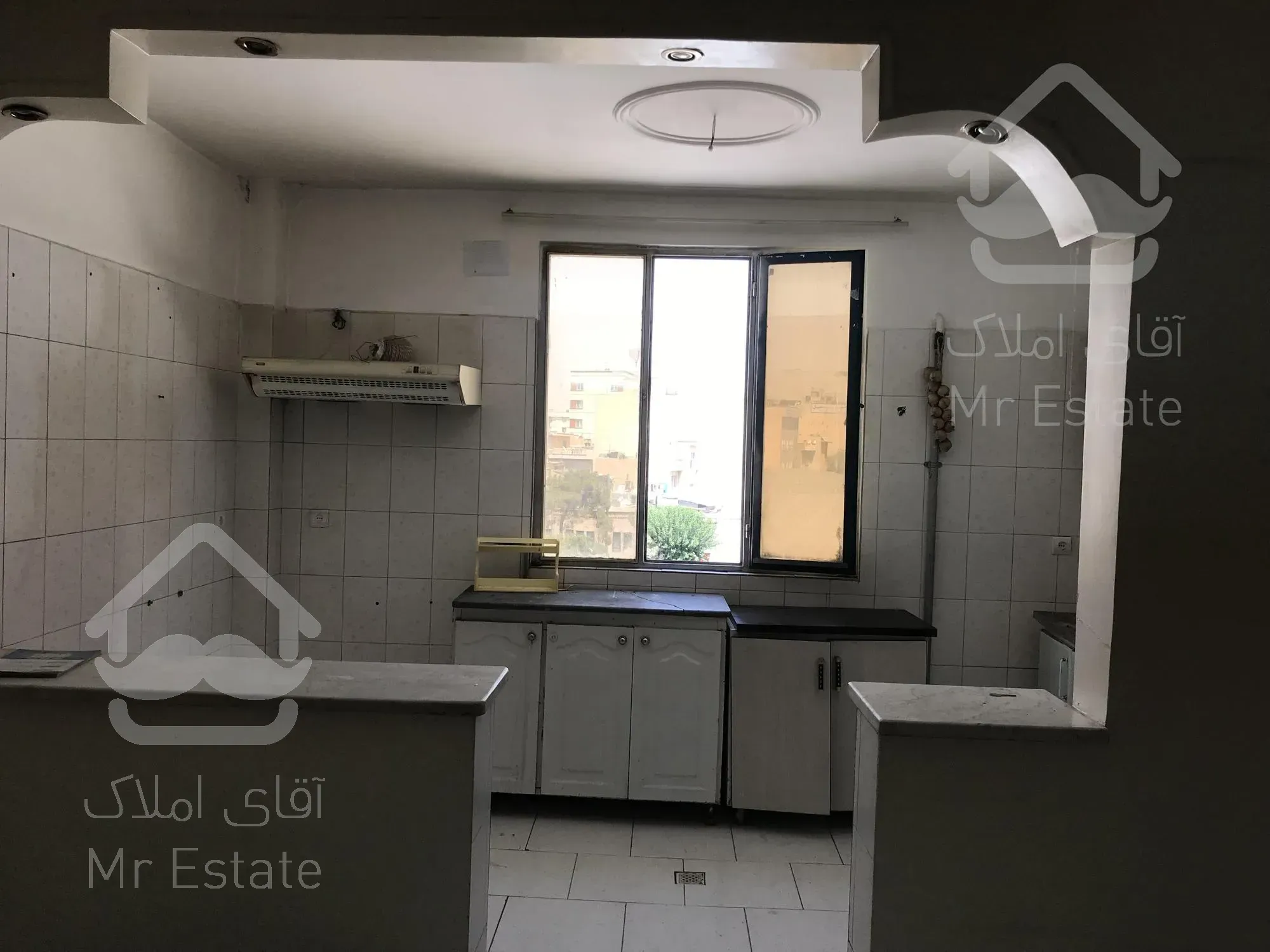 ۵۷ متر/ دوخواب/پارکینگ/گذر ۱۰متری/سکونت/سرمایه گذاری