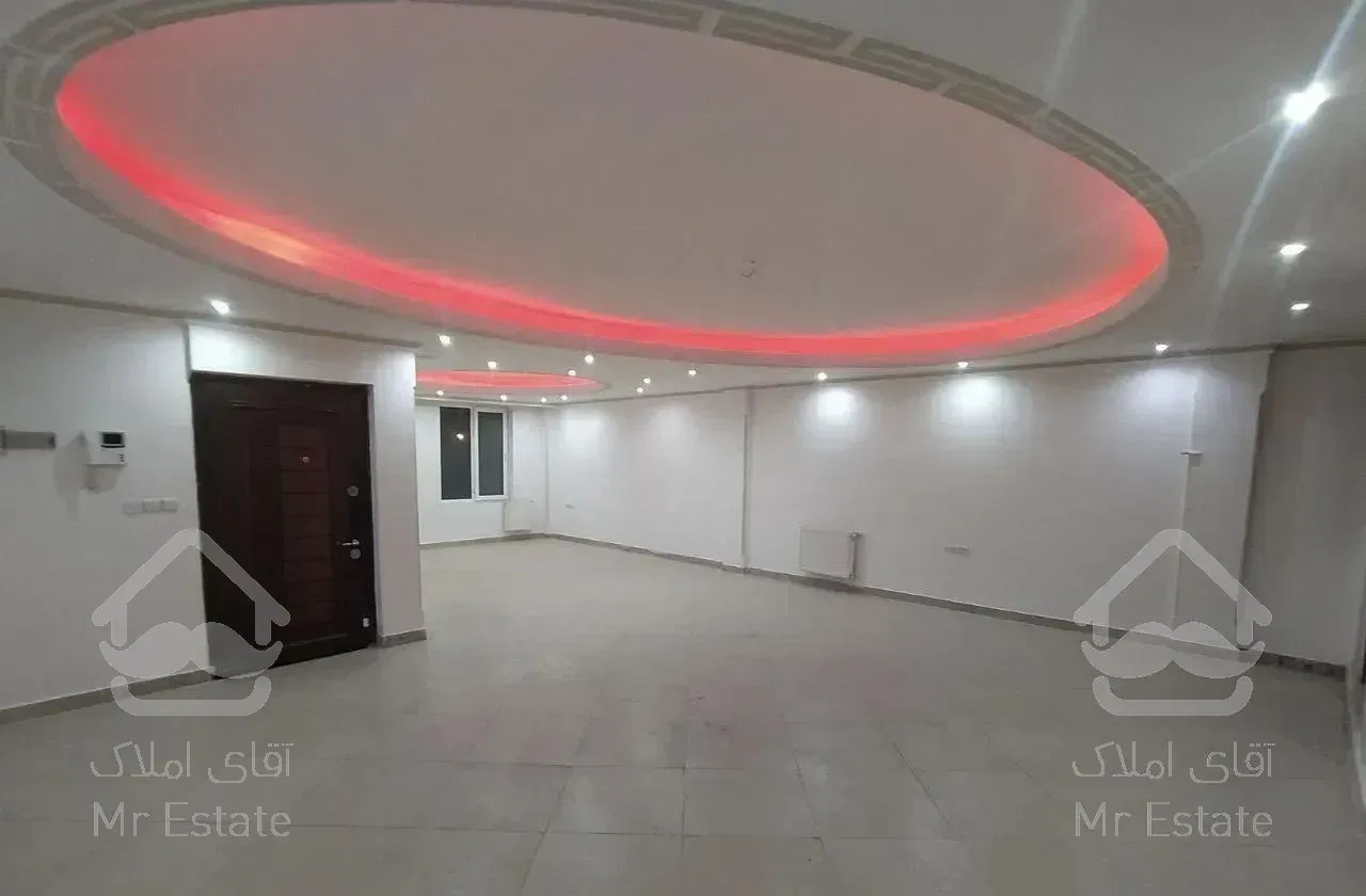 ۱۱۵متر ۲خواب ۳طبقه یکجا شهرک راه آهن