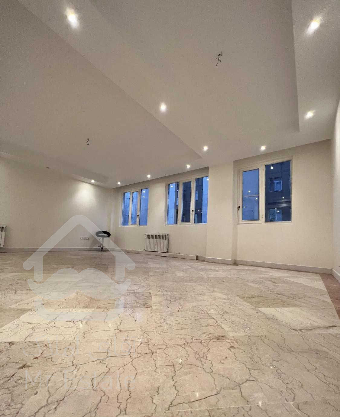 آپارتمان شیک ۱۱۱ متری۳خواب فول سازمان برنامه شمالی