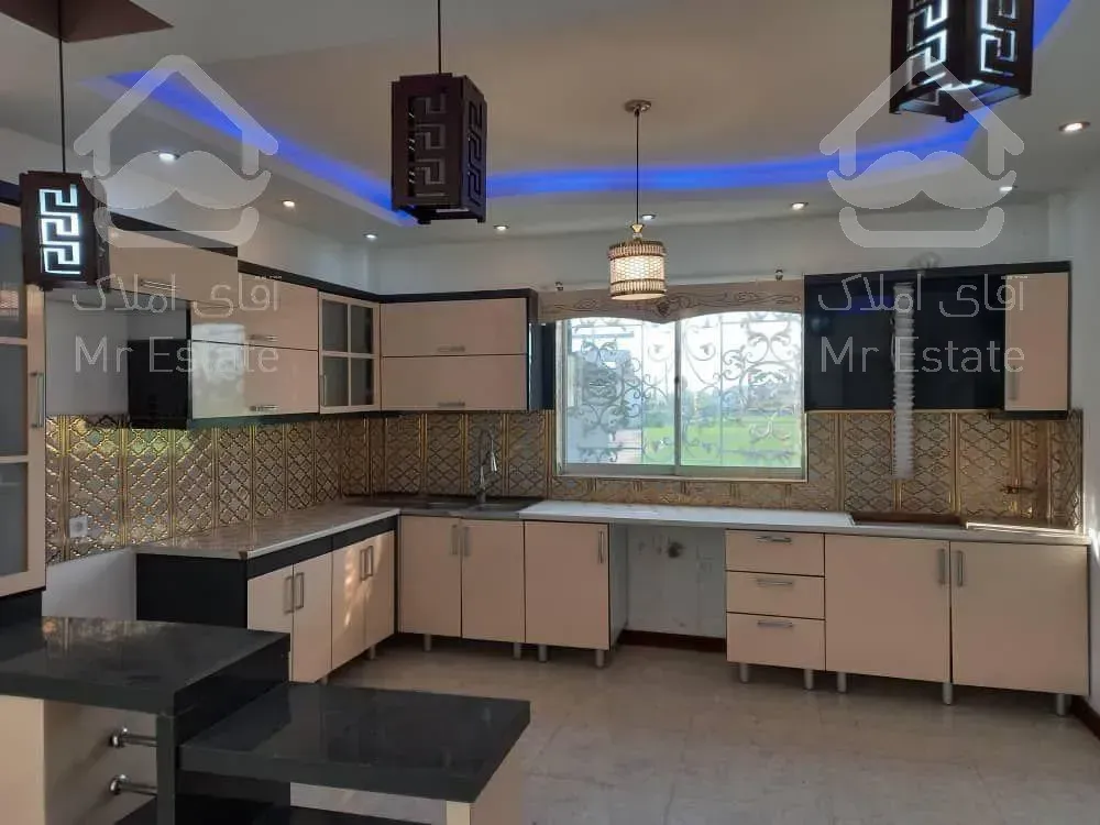 فروش ویلا ۲۷۰ متری