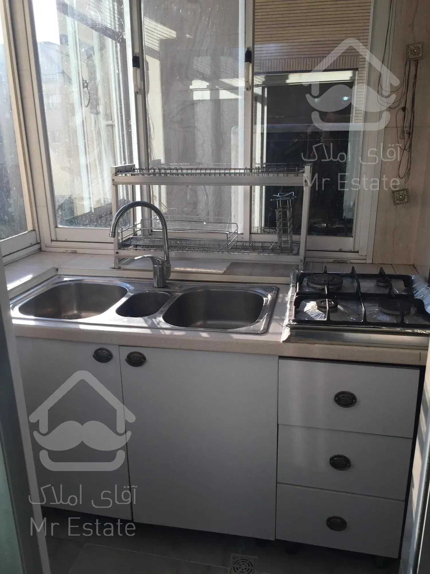 ۱۳۰ متری سه خواب/دریاچه چیتگر/آبشار تهران