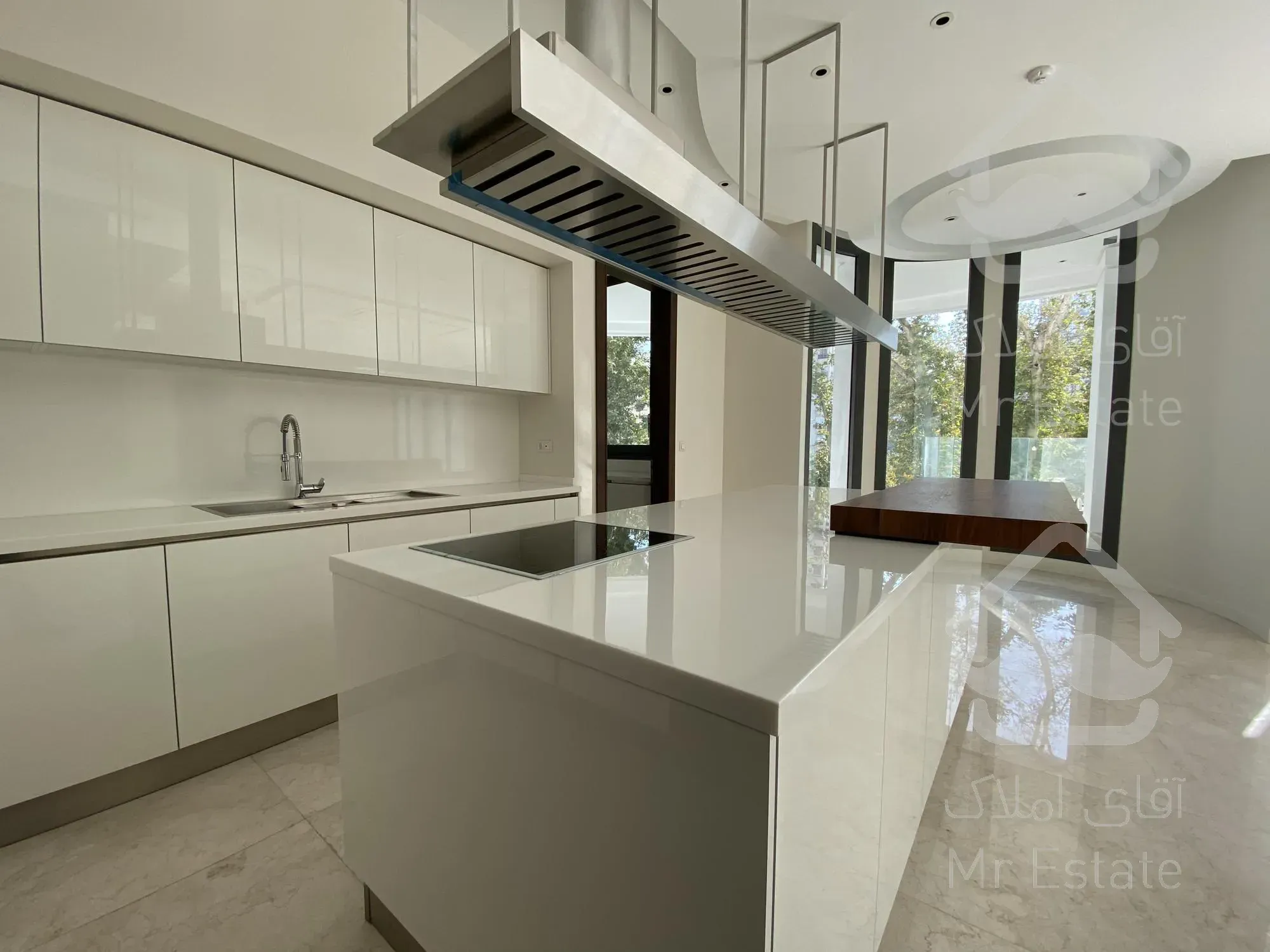 فروش ۶۶۰ متر پنت هاوس مدرن با چشم انداز خاص