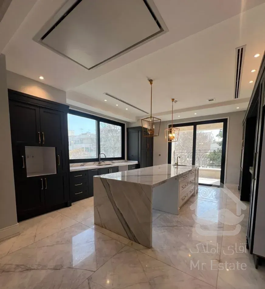 ۲۰۰متر ۲ نبش ۲جای پارک سندی  مدرن