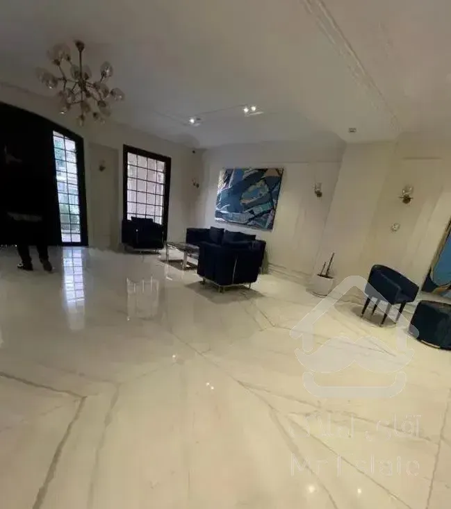 215 متر 3 خواب تک واحدی تاپ لوکیشن زینعلی