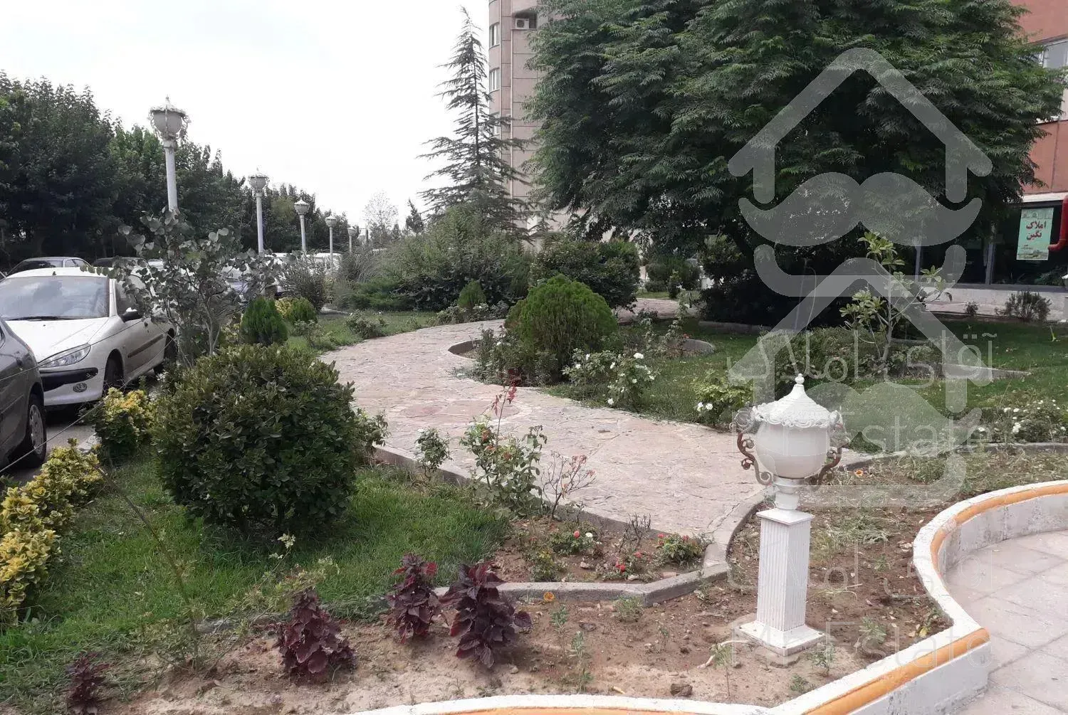 ۱۴۸متر(۱۱۸ متر +۳۰ متر تراس) برج سهند دریاچه