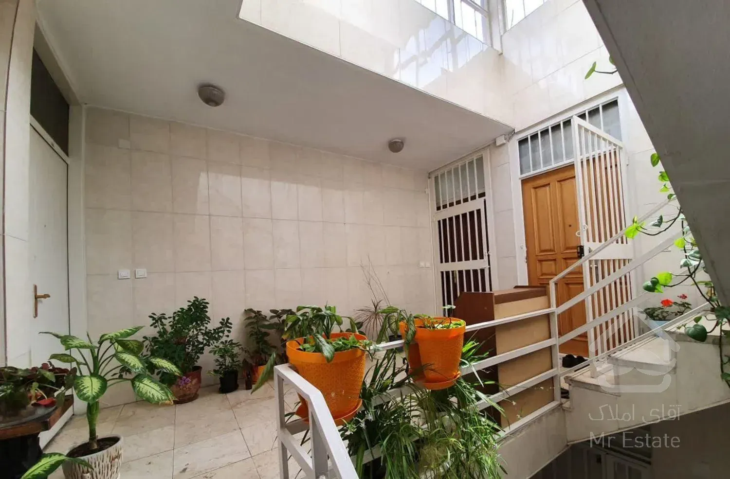 فروش آپارتمان ۱۰۸ متری خوش نقشه غرق نور