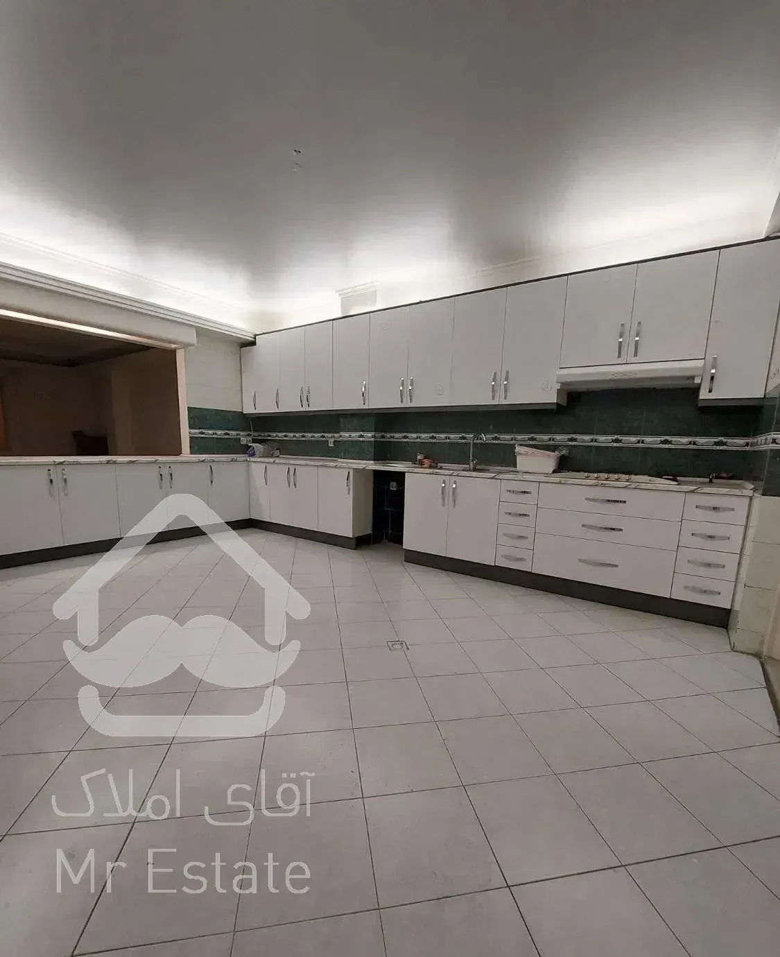 آپارتمان ۲۸۰ متر ۴ خواب تک واحدی استخردار