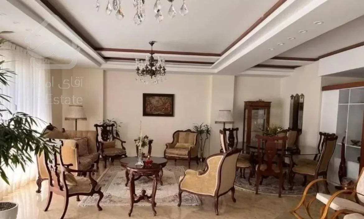 ۸۰ متر / تک واحدی / سالن پرده خور