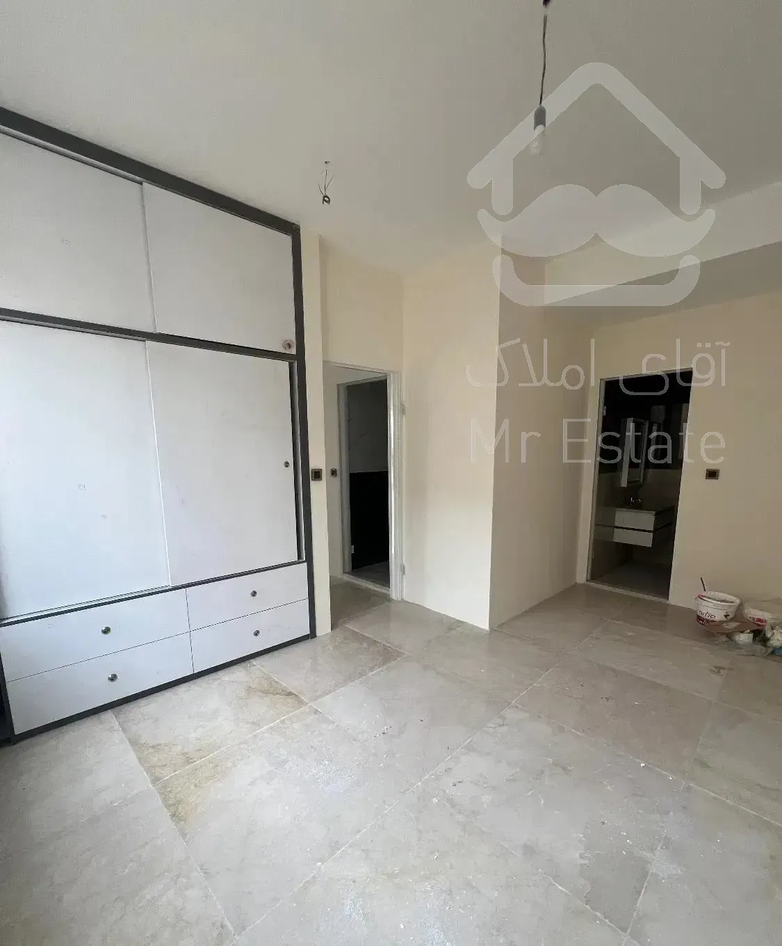 فروش.نیاوران // ۴ طبقه ۱۲۰ متری / کلید نخورده