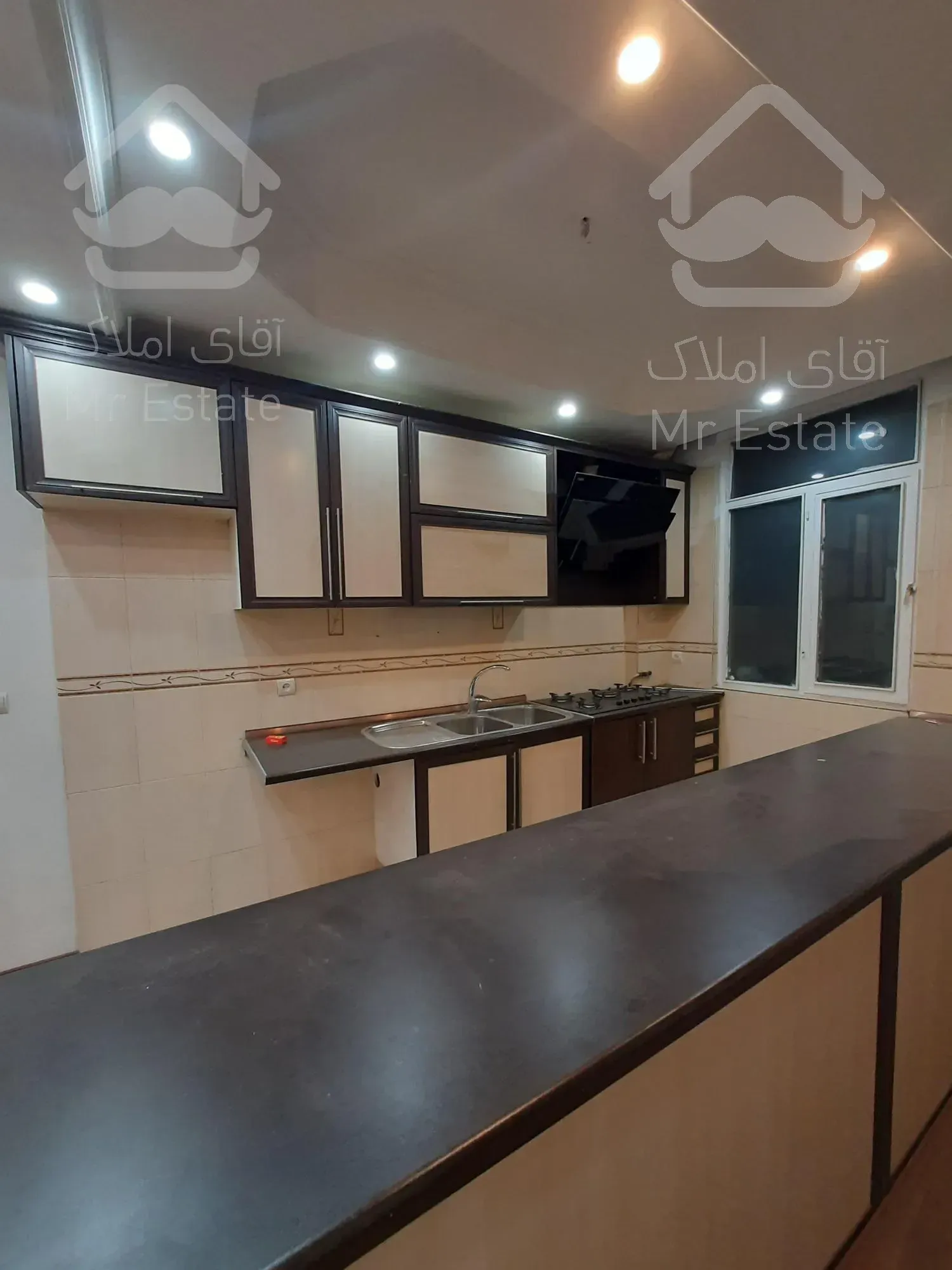 فروش ۵۹متری تراورتن سالن پرده خور