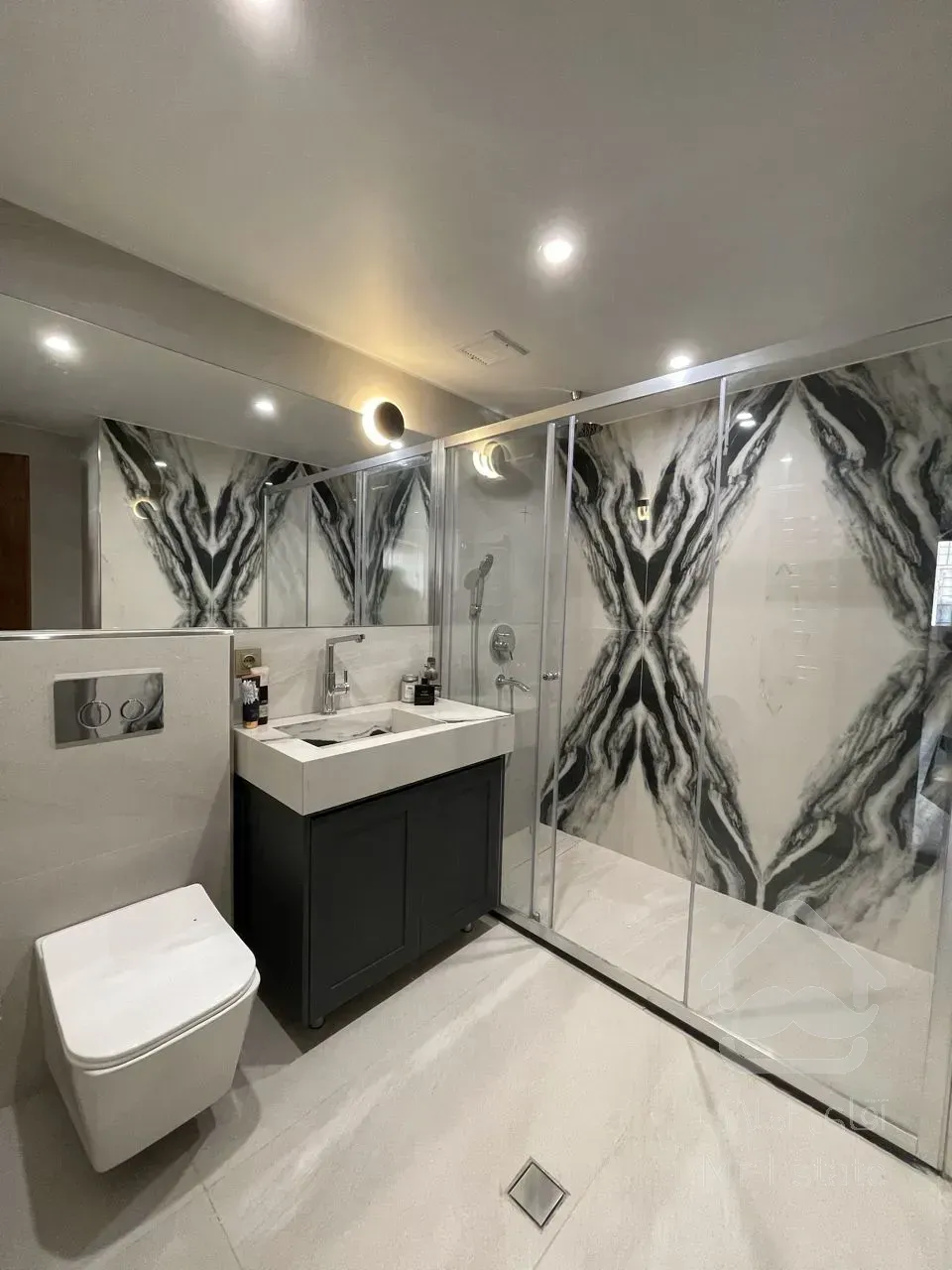 فروش آپارتمان ۲۱۱ متر نیاوران غرق در نور