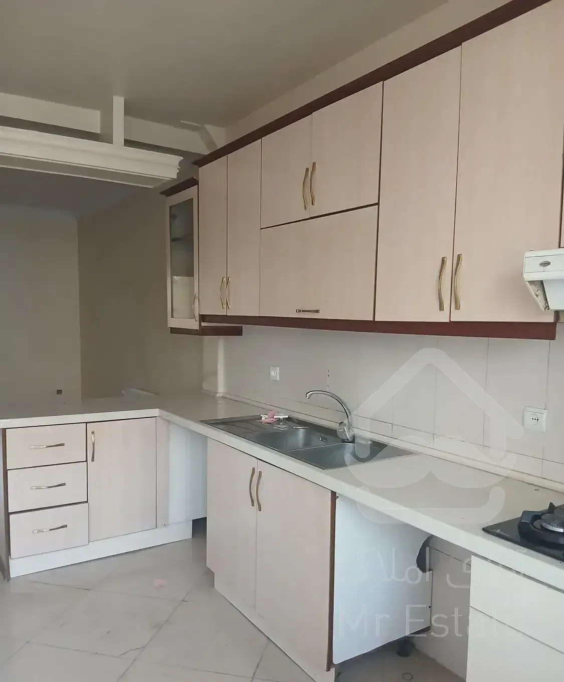 ۶۰متر/دوخواب/طبقه چهارم/پارکینگ غیرمزاحم/انباری