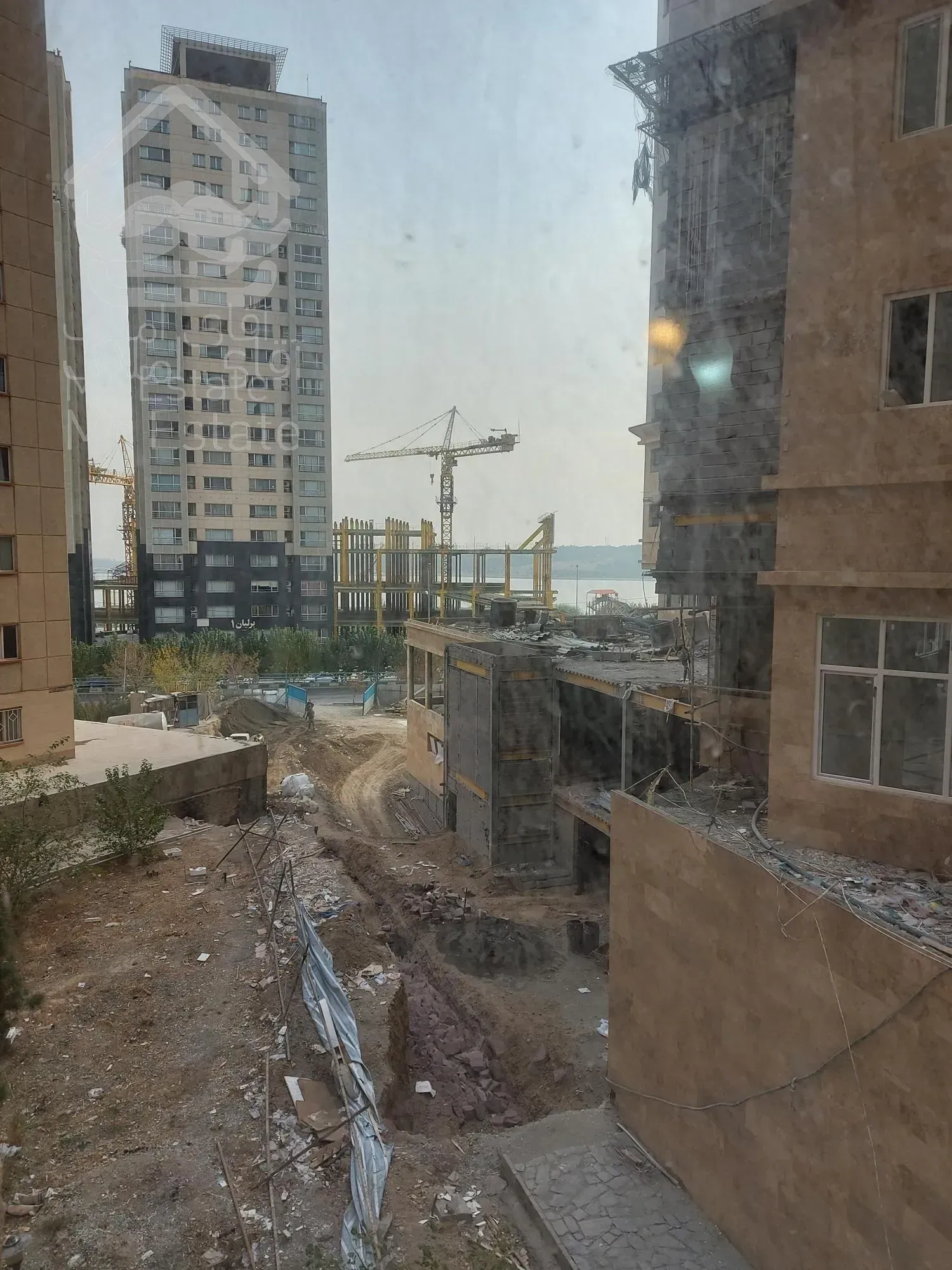 خرید ۸۰ متری ویو دریاچه سند تک برگ