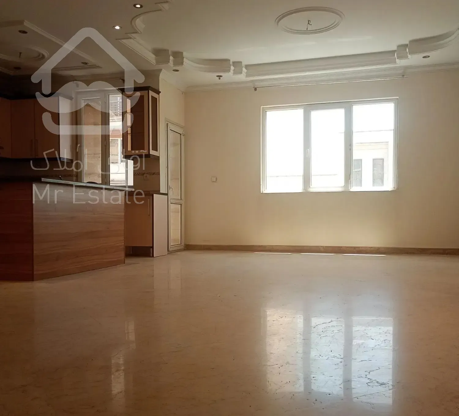 پونک ۹۸ متر فول امکانات پردهخور روبه آفتاب