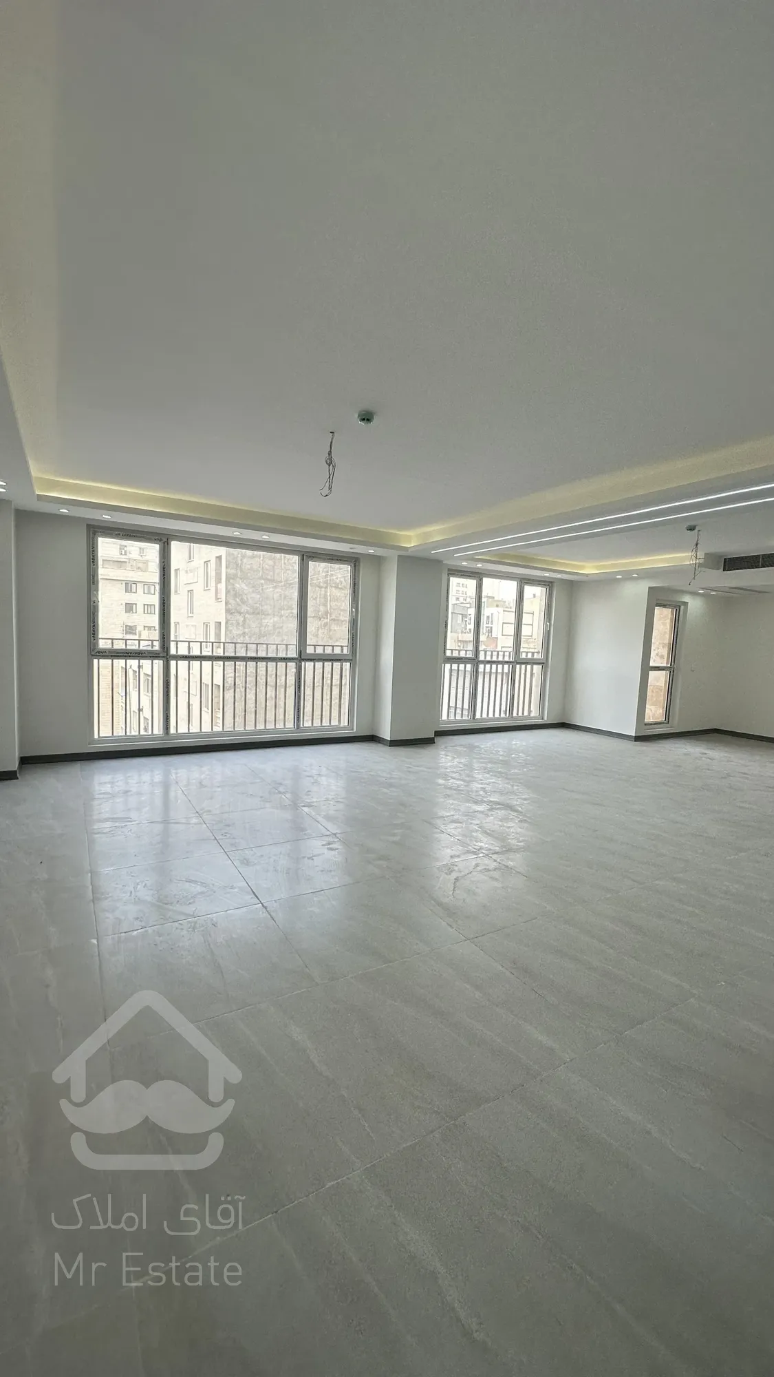 ۳۸۰مترتک واحدی ۴ خواب سوپر لاکچری ویو دار