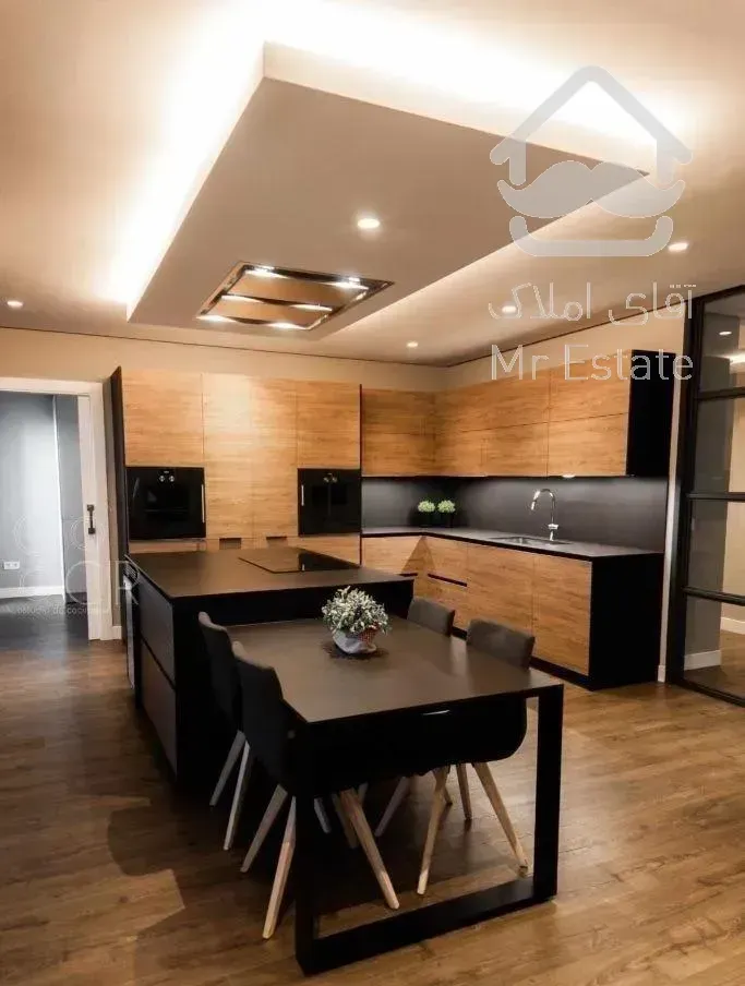 آپارتمان ۱۶۰ متر / لوکیشن عالی/ رو به آفتاب