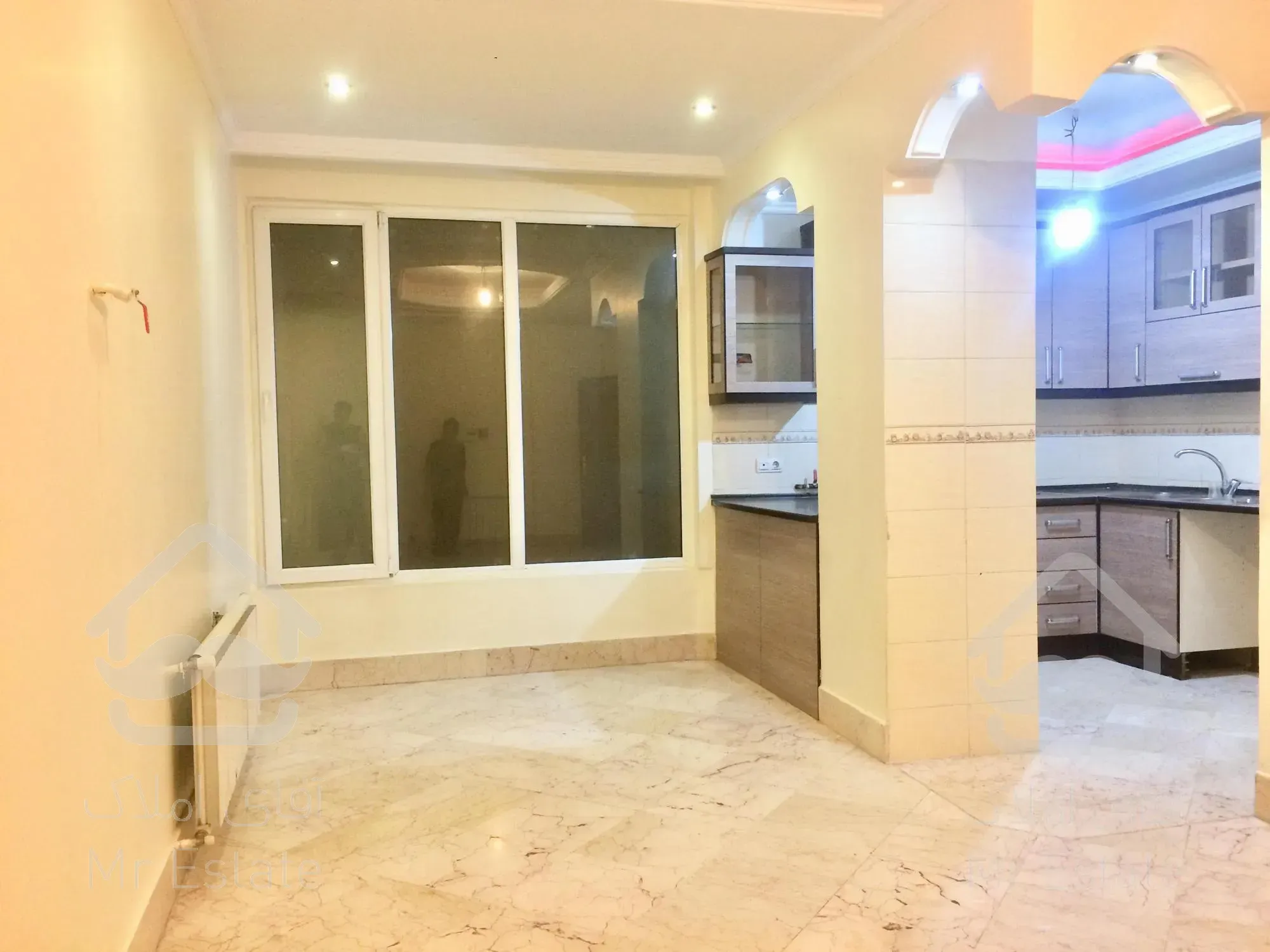 اجاره آپارتمان مسکونی ۵۳ متر تکخواب در صادقیه