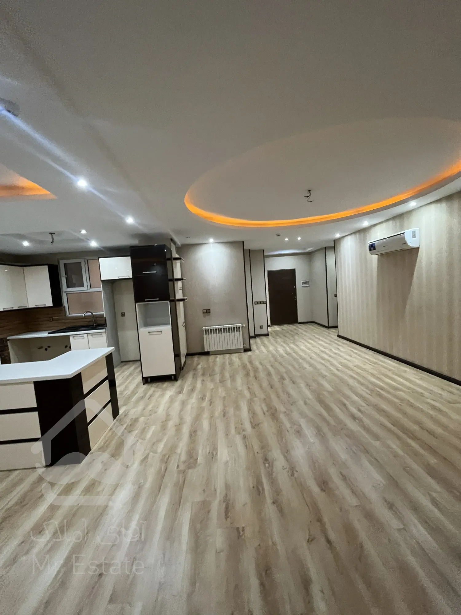 اجاره آپارتمان در برج با دو پارکینگ سندی