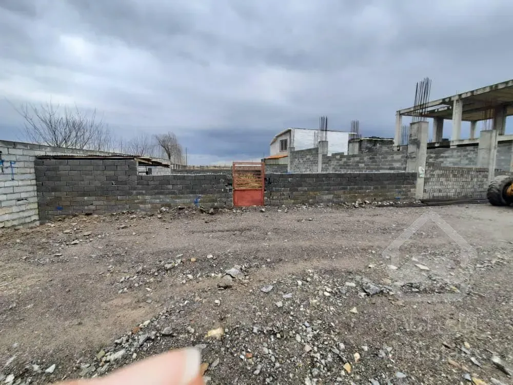 زمین ۳۰۰متری زیرقیمت