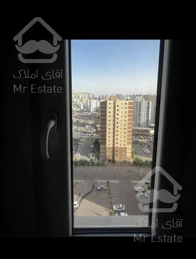 آپارتمان فاز ۱۱ زون ۲ طبقه ۱۱ ویودار