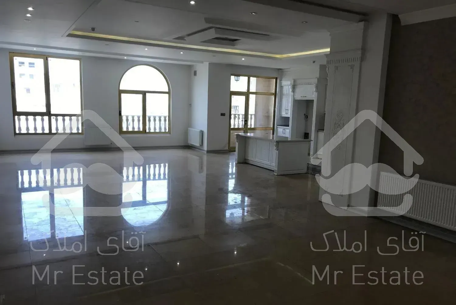 آپارتمان ٢٠٠ متر ٣ خواب  فرامرز