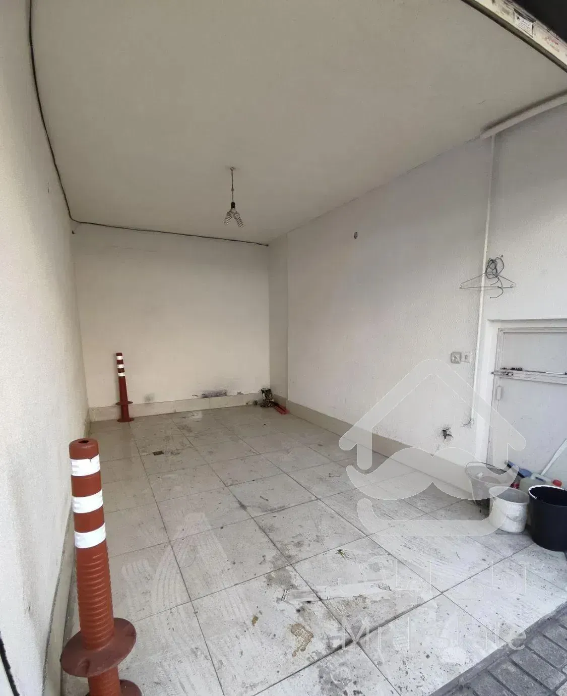 ۱۰۳متر.مغازه کفی.بر ۳۵ متری گلستان.پا خور