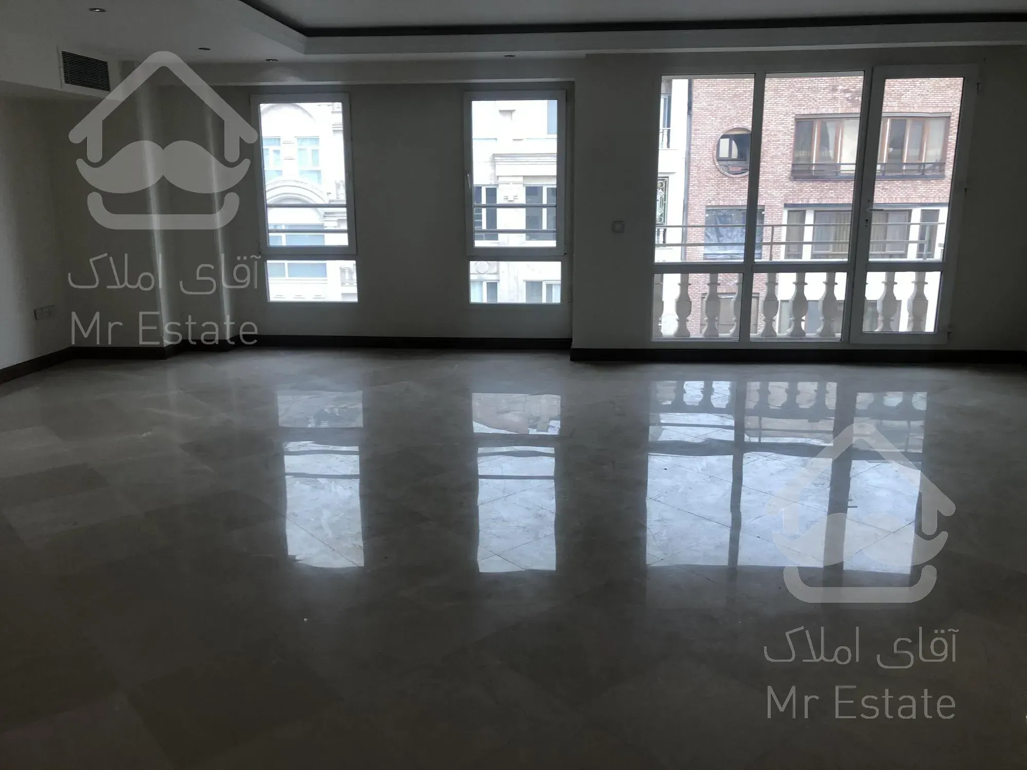 رهن و اجاره آپارتمان ۲۱۵ متری ۴ خوابه نیاوران